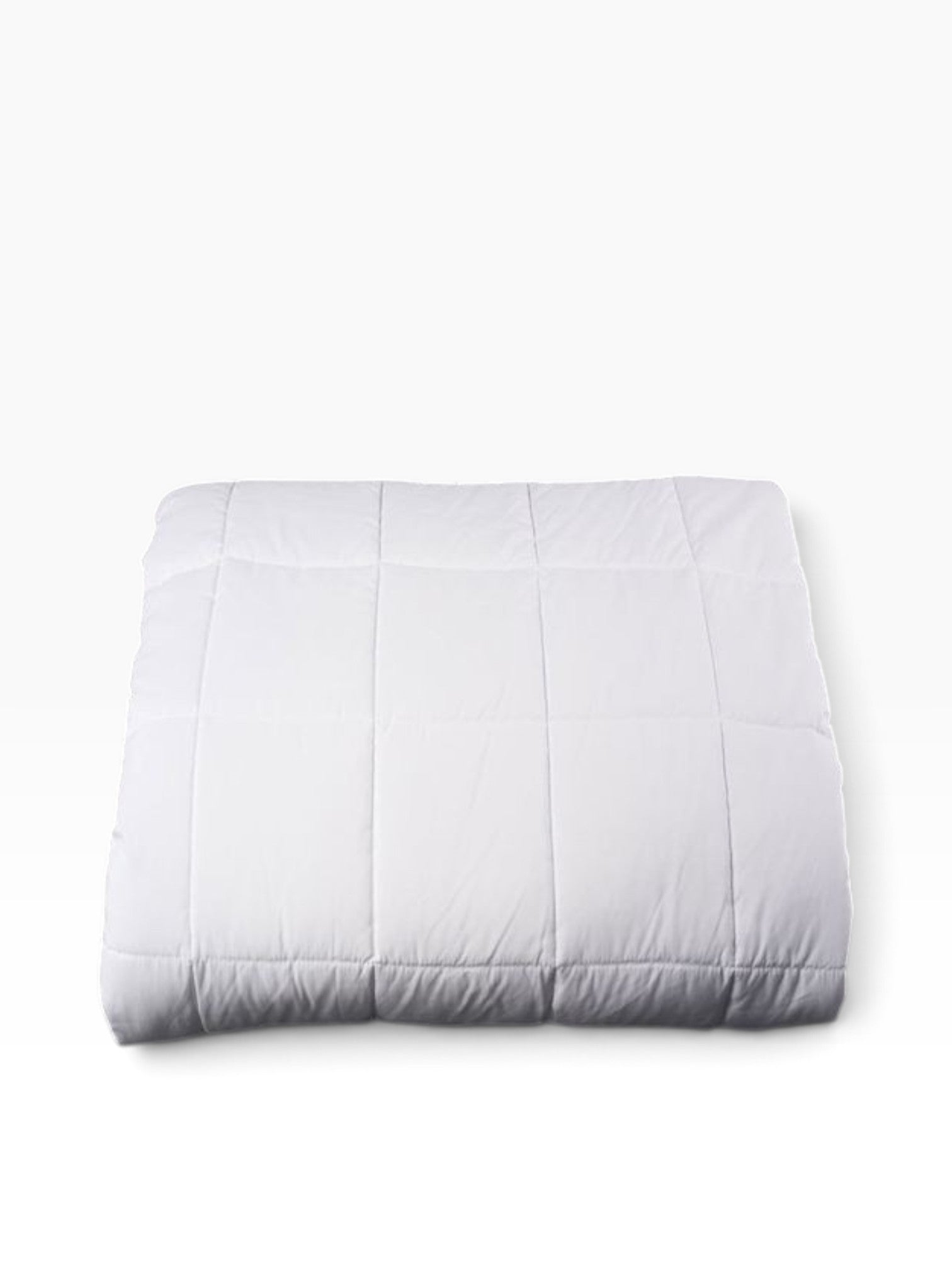 Valiant Products white down alternative comforter with 8-inch box stitch quilting and soft poly-cotton shell.