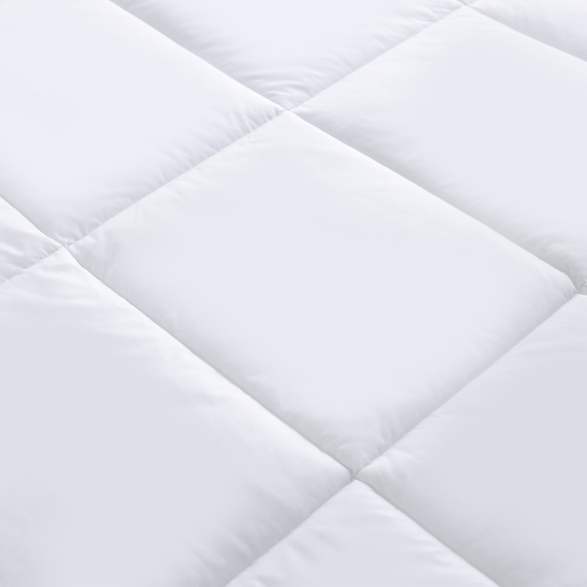 Valiant Products white down alternative comforter with box quilted pattern and durable double needle stitching